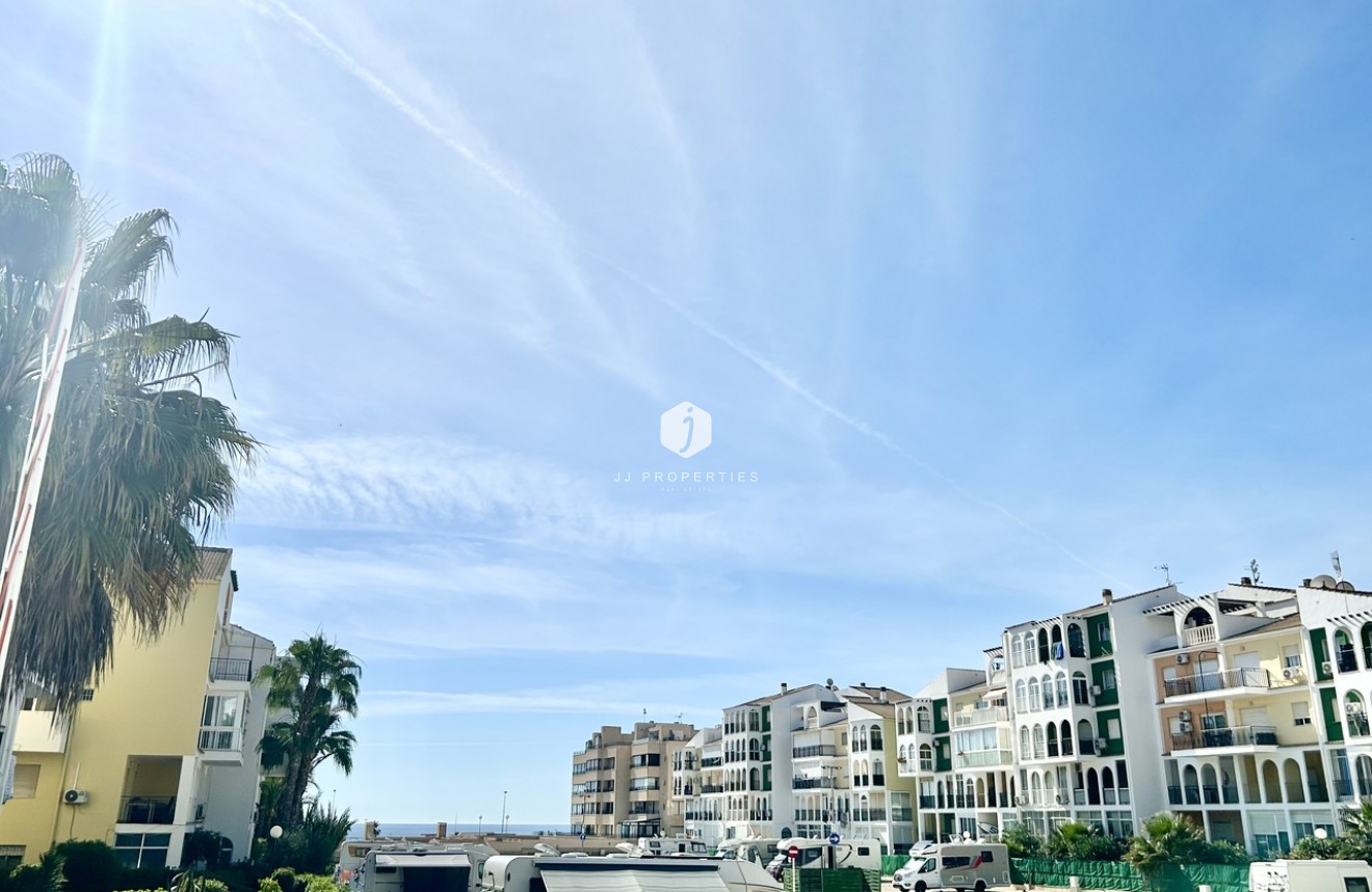 D'occasion - Appartement -
Torrevieja - Costa Blanca