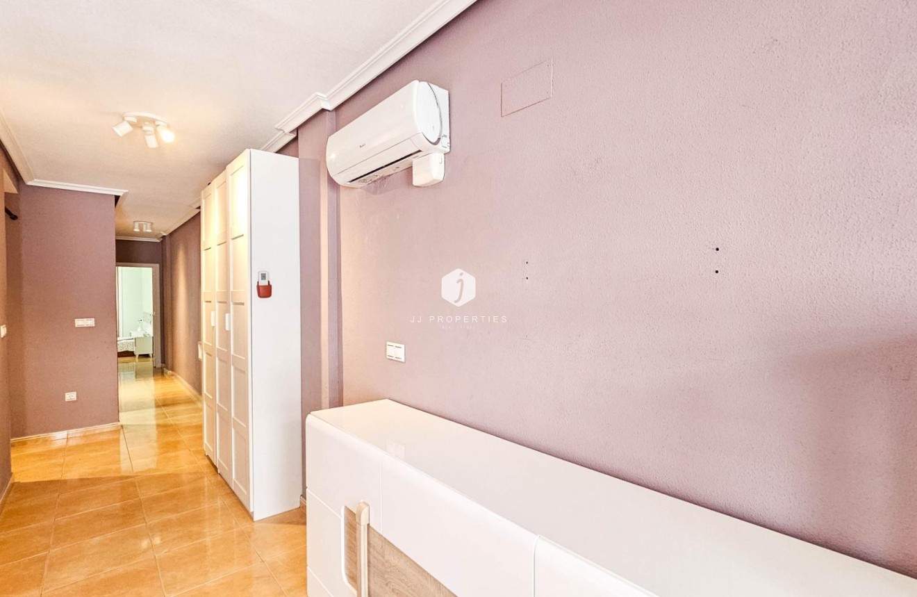 Segunda mano - Apartamento / piso -
Torrevieja - PARQUE DE LAS NACIONES