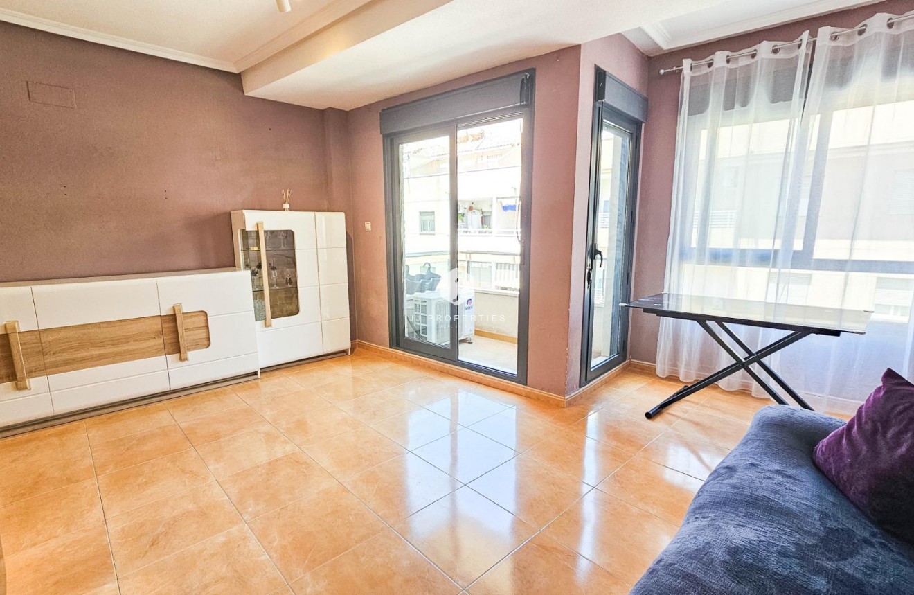 Segunda mano - Apartamento / piso -
Torrevieja - PARQUE DE LAS NACIONES