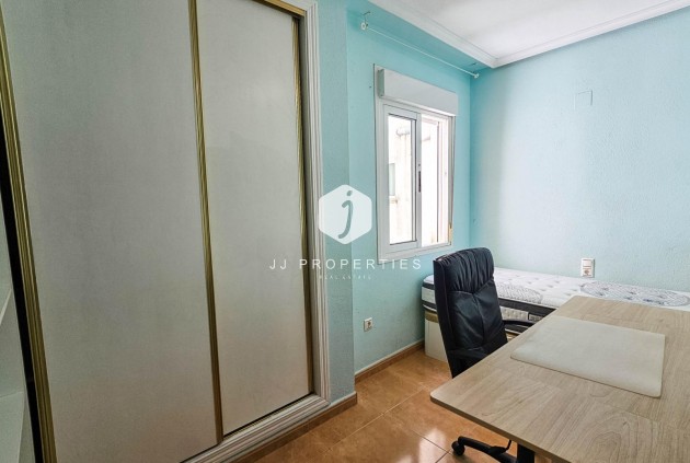 Segunda mano - Apartamento / piso -
Torrevieja - PARQUE DE LAS NACIONES