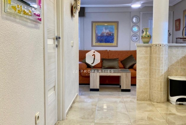 Z drugiej ręki - Mieszkanie w bloku -
Torrevieja - Torre la mata