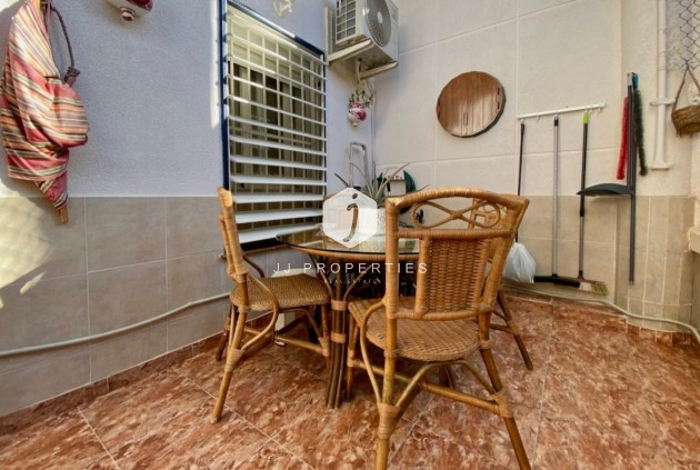 Z drugiej ręki - Mieszkanie w bloku -
Torrevieja - Torre la mata