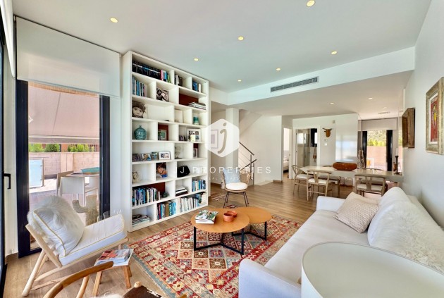 Resale - Villa -
San Miguel de Salinas - Bellavista