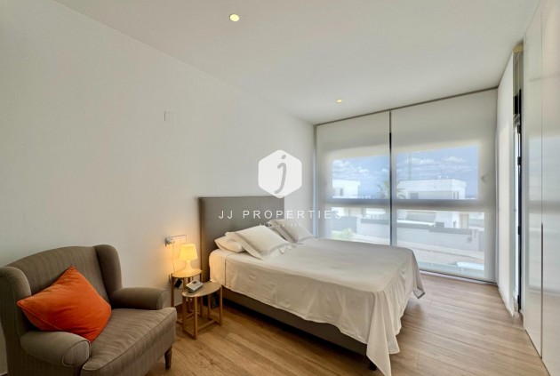 Resale - Villa -
San Miguel de Salinas - Bellavista