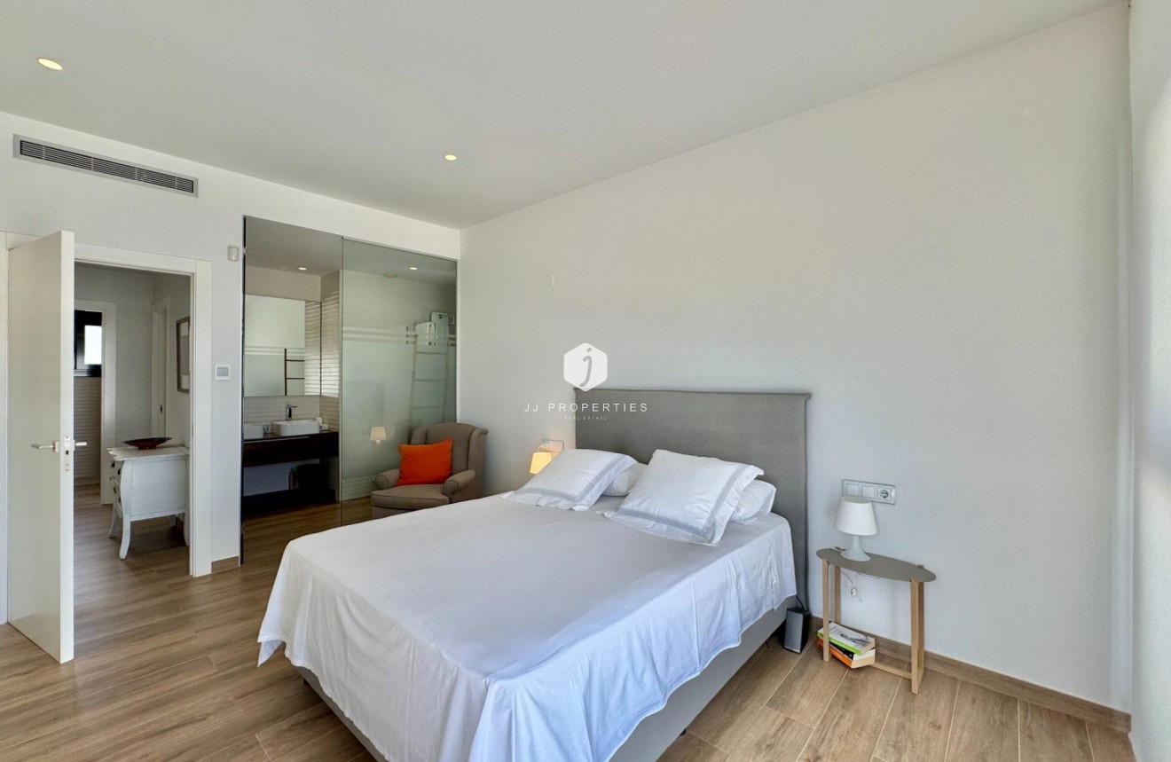 Resale - Villa -
San Miguel de Salinas - Bellavista