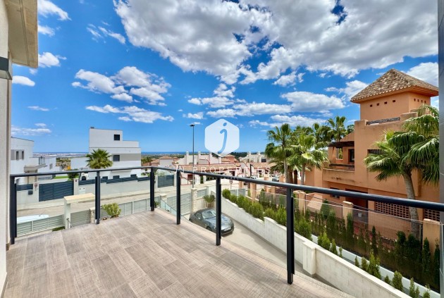 Resale - Villa -
San Miguel de Salinas - Bellavista