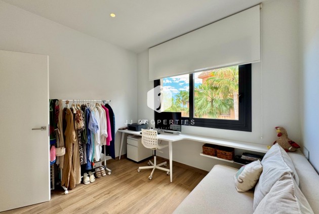 Resale - Villa -
San Miguel de Salinas - Bellavista