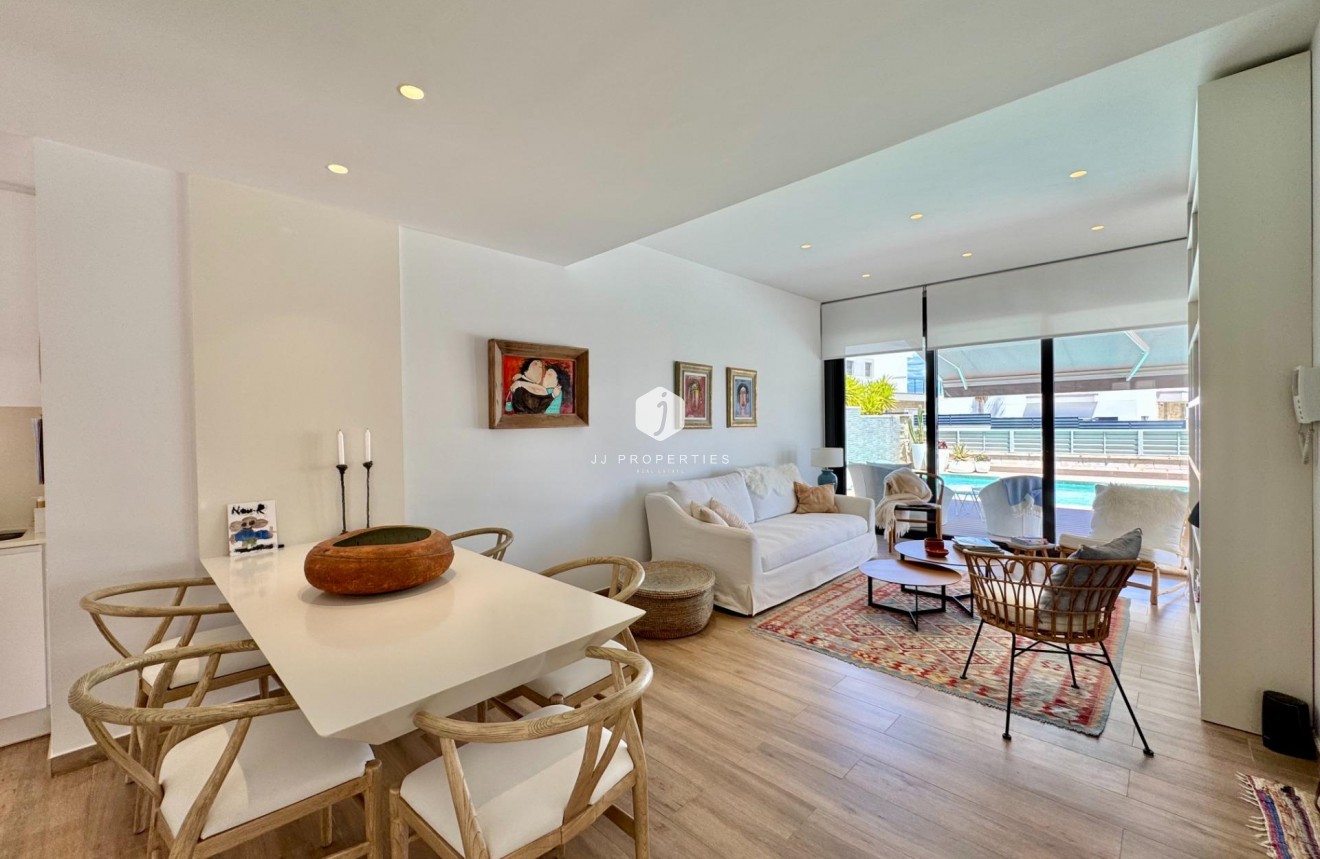 Resale - Villa -
San Miguel de Salinas - Bellavista