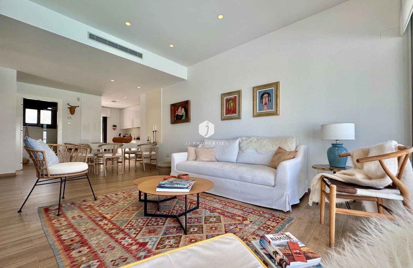 Resale - Villa -
San Miguel de Salinas - Bellavista