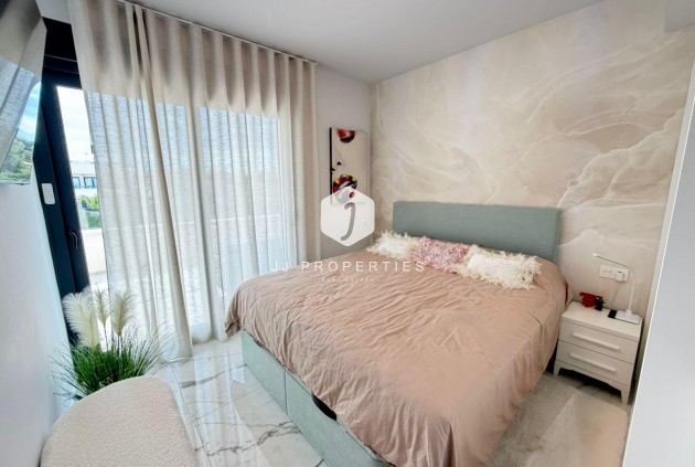 D'occasion - Attique -
Orihuela Costa - Los Almendros-la Florida