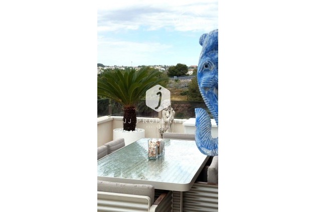 D'occasion - Attique -
Orihuela Costa - Los Almendros-la Florida