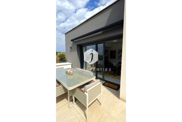 D'occasion - Attique -
Orihuela Costa - Los Almendros-la Florida
