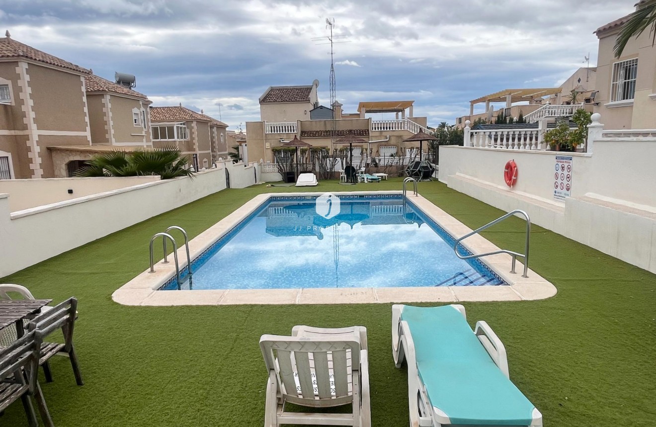 D'occasion - Duplex -
San Miguel de Salinas - Las Filipinas