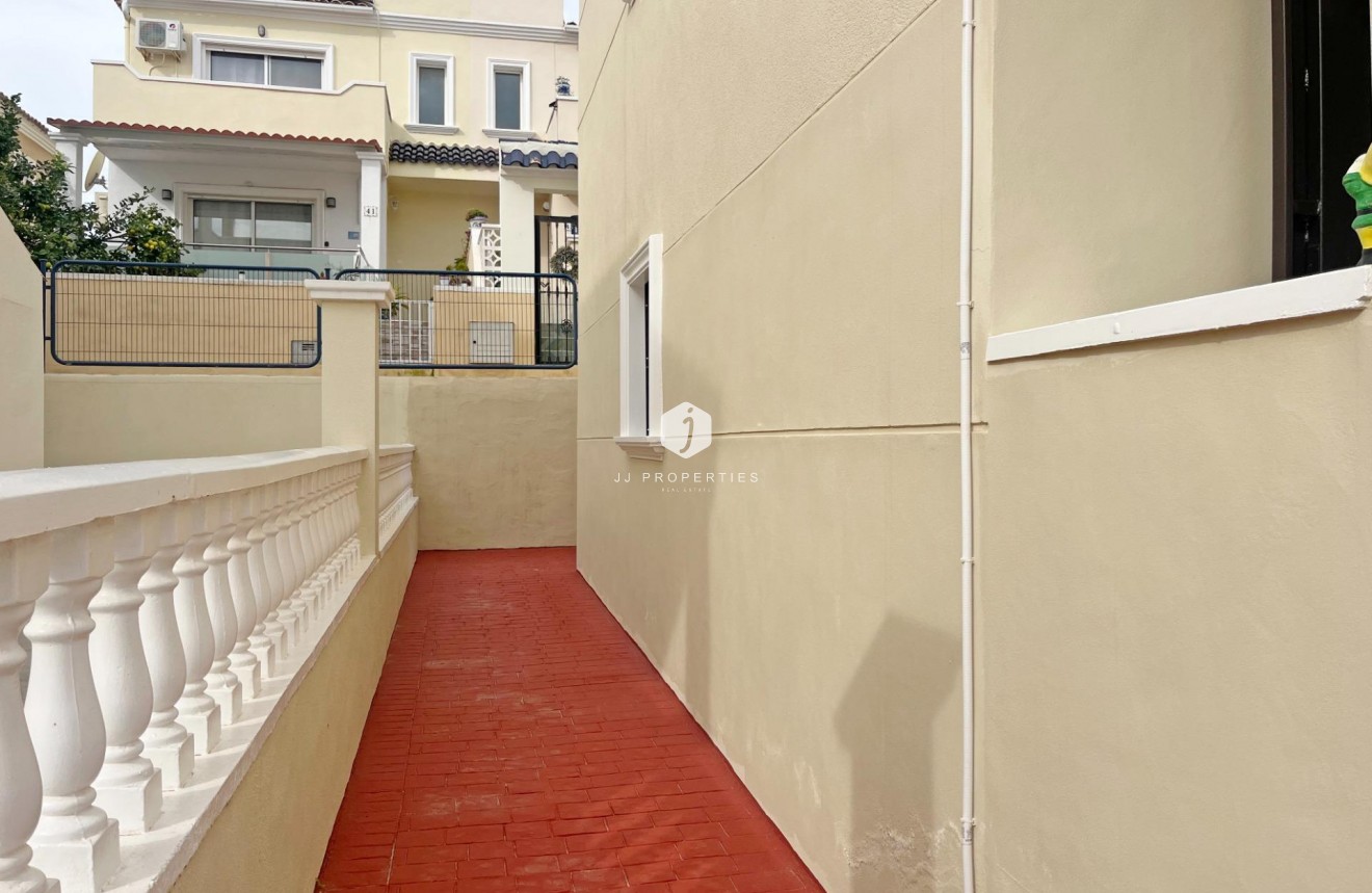 D'occasion - Duplex -
San Miguel de Salinas - Las Filipinas