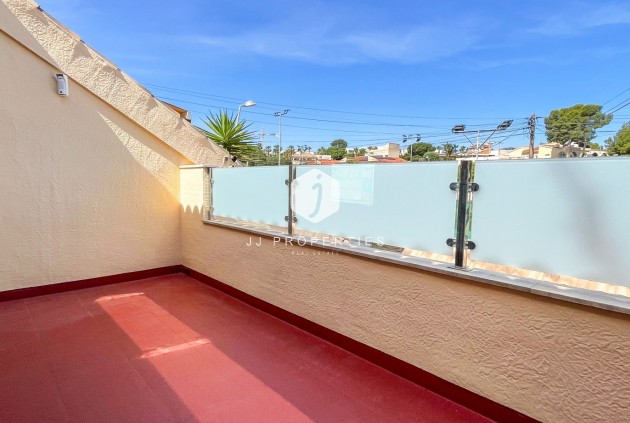 Resale - Chalet -
Torrevieja - Costa Blanca