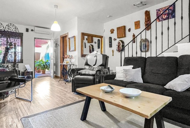 Resale - Chalet -
Torrevieja - Costa Blanca