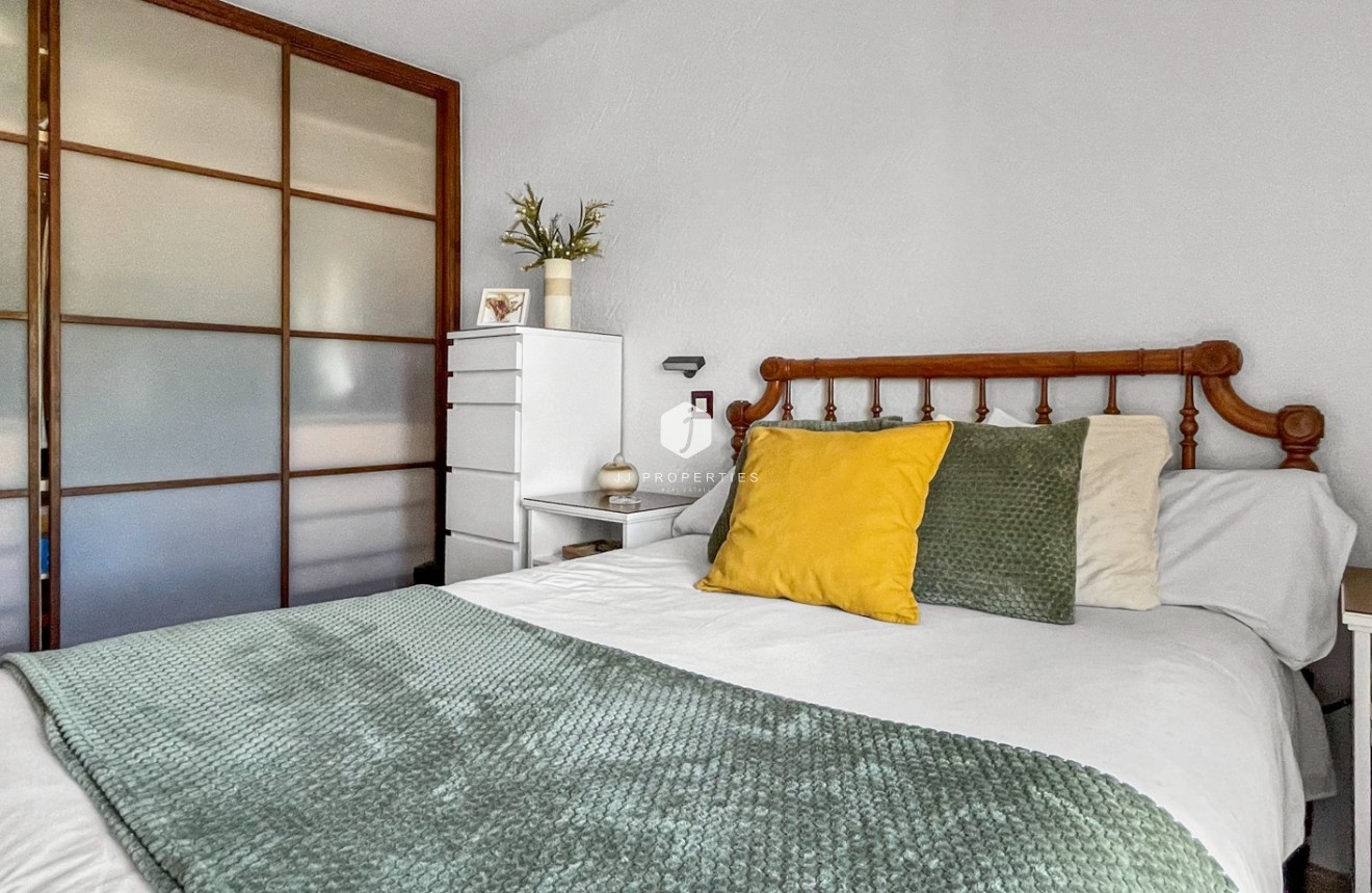 Resale - Chalet -
Torrevieja - Costa Blanca