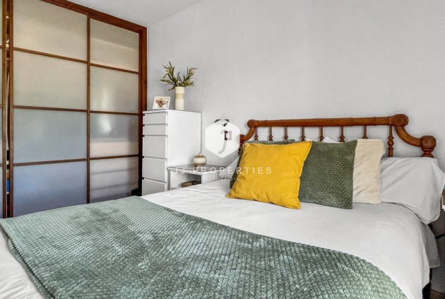Resale - Chalet -
Torrevieja - Costa Blanca