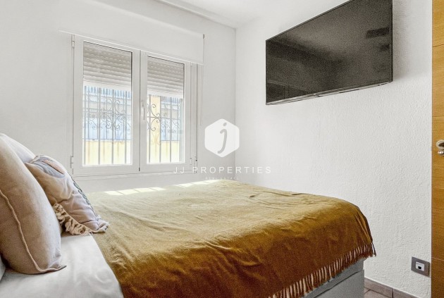 Resale - Chalet -
Torrevieja - Costa Blanca