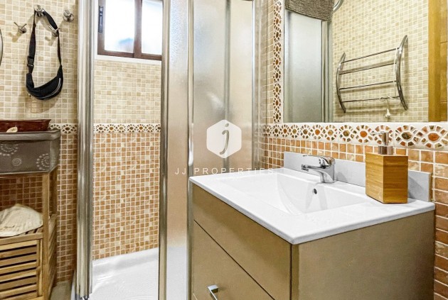 Resale - Chalet -
Torrevieja - Costa Blanca