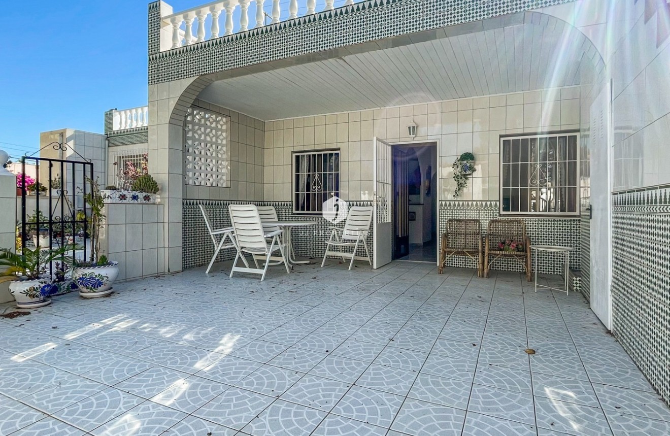 Resale - Chalet -
Torrevieja - Costa Blanca