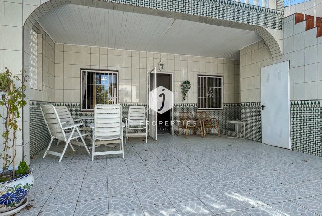 Resale - Chalet -
Torrevieja - Costa Blanca