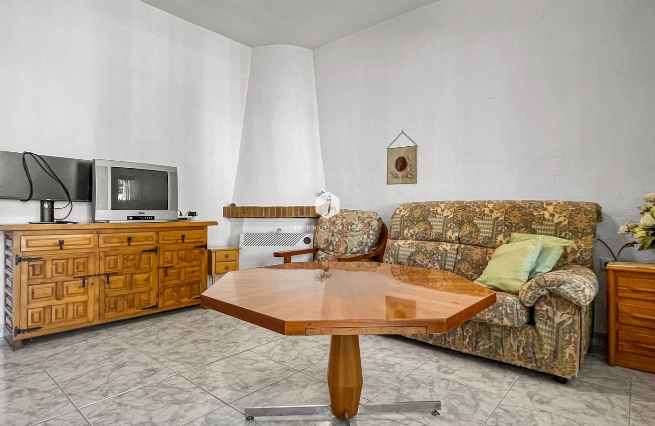Resale - Chalet -
Torrevieja - Costa Blanca