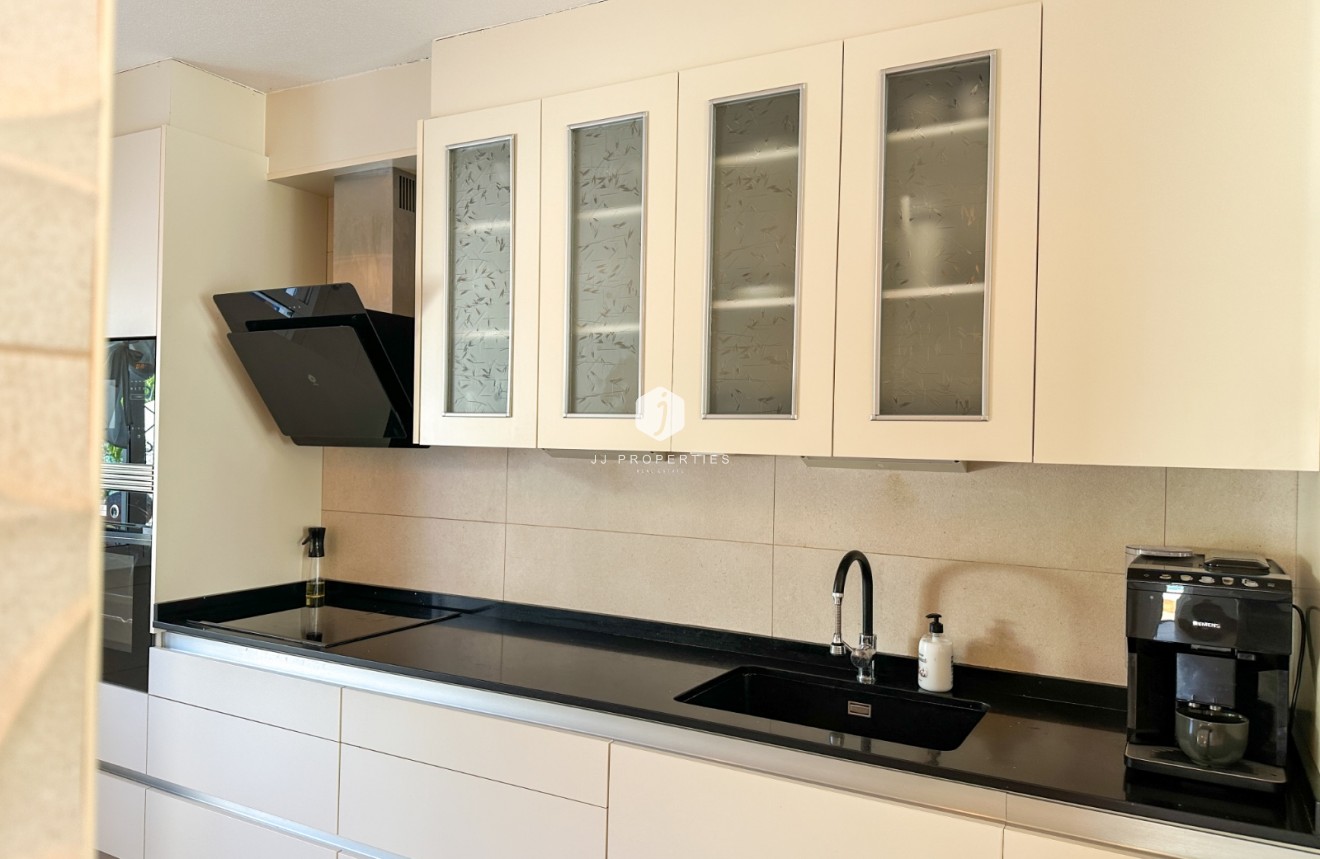 Resale - Chalet -
Torrevieja - Costa Blanca