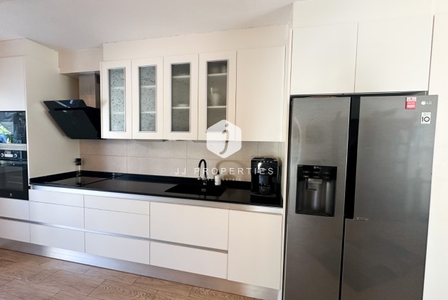 Resale - Chalet -
Torrevieja - Costa Blanca