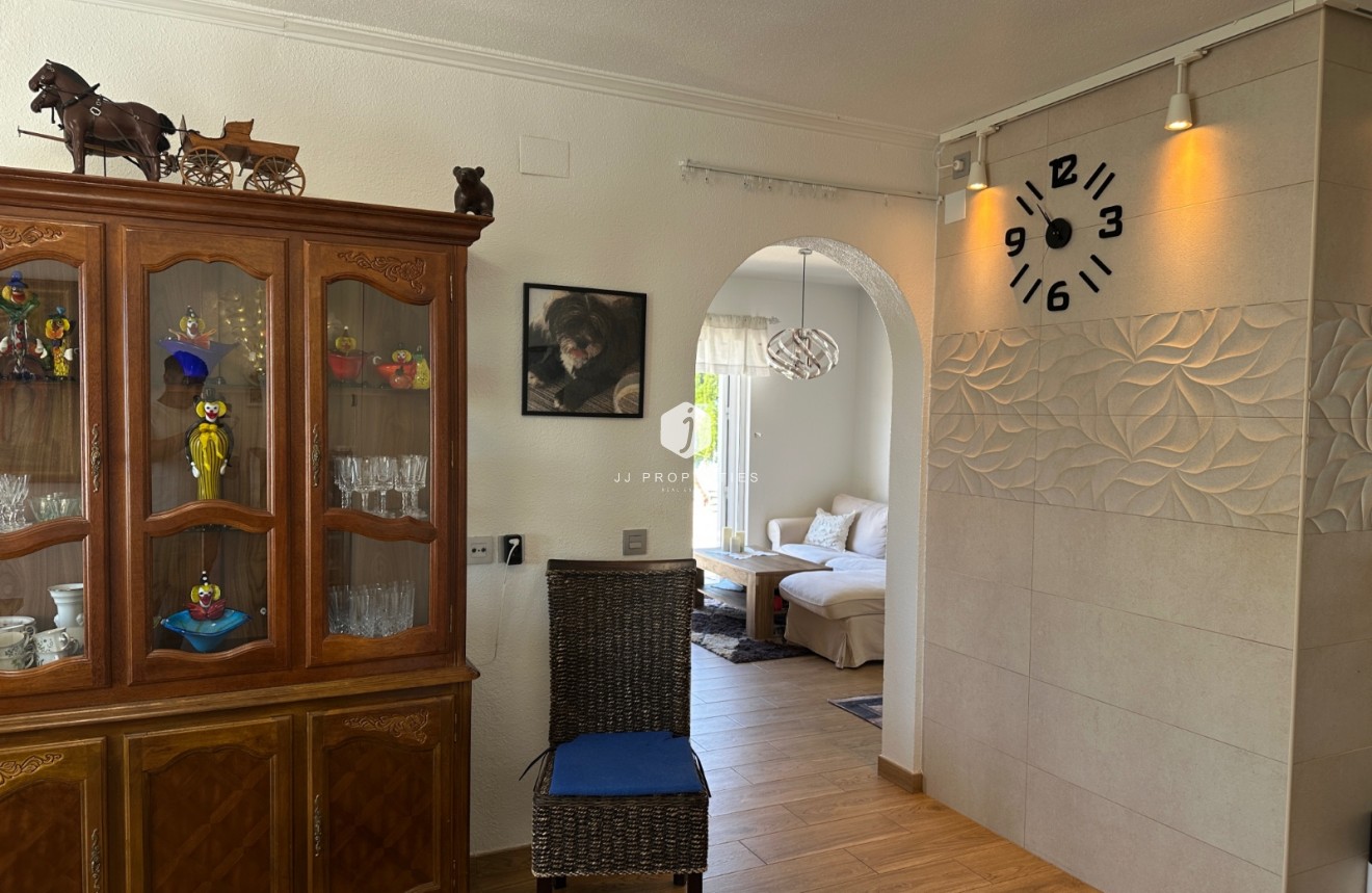 Resale - Chalet -
Torrevieja - Costa Blanca
