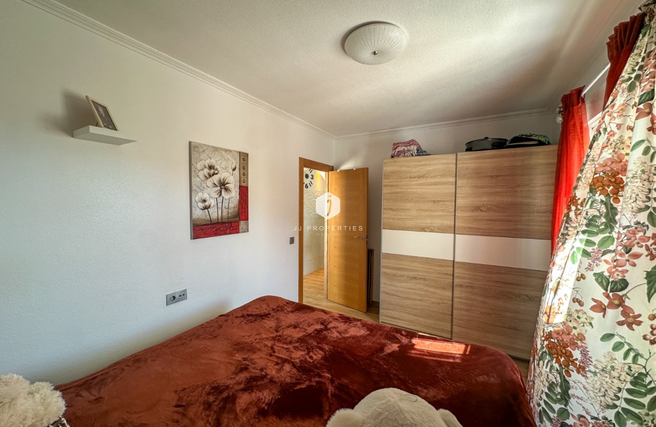 Resale - Chalet -
Torrevieja - Costa Blanca