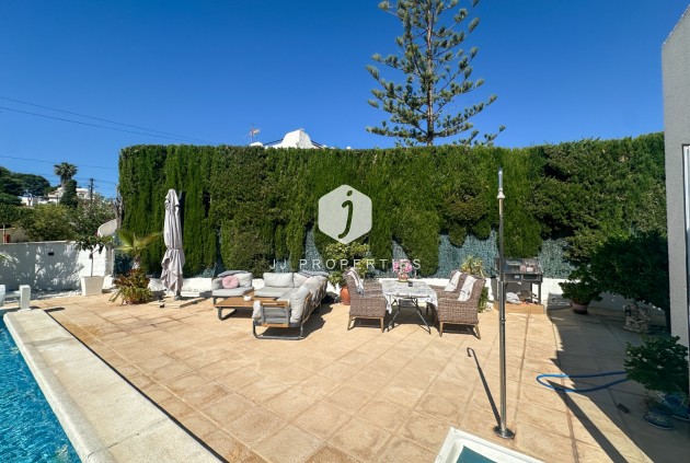Resale - Chalet -
Torrevieja - Costa Blanca