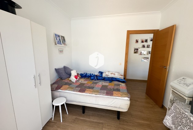 Resale - Chalet -
Torrevieja - Costa Blanca