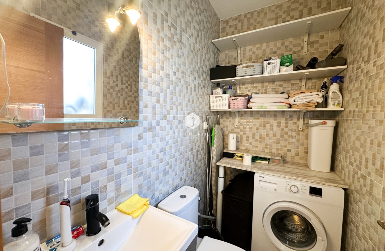 Resale - Chalet -
Torrevieja - Costa Blanca