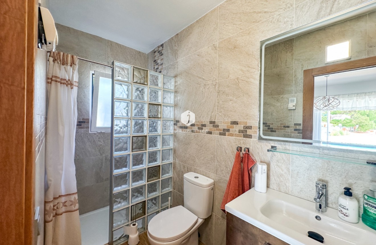 Resale - Chalet -
Torrevieja - Costa Blanca