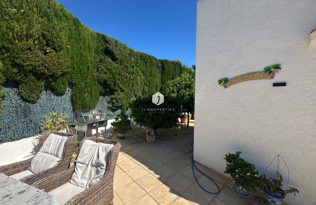 Resale - Chalet -
Torrevieja - Costa Blanca