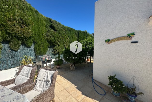 Resale - Chalet -
Torrevieja - Costa Blanca