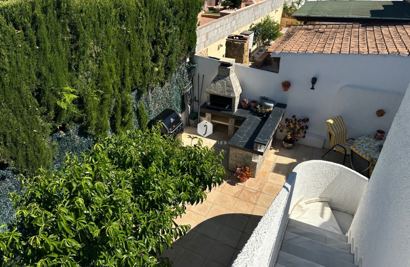 Resale - Chalet -
Torrevieja - Costa Blanca