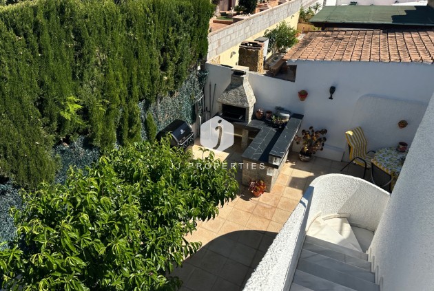 Resale - Chalet -
Torrevieja - Costa Blanca