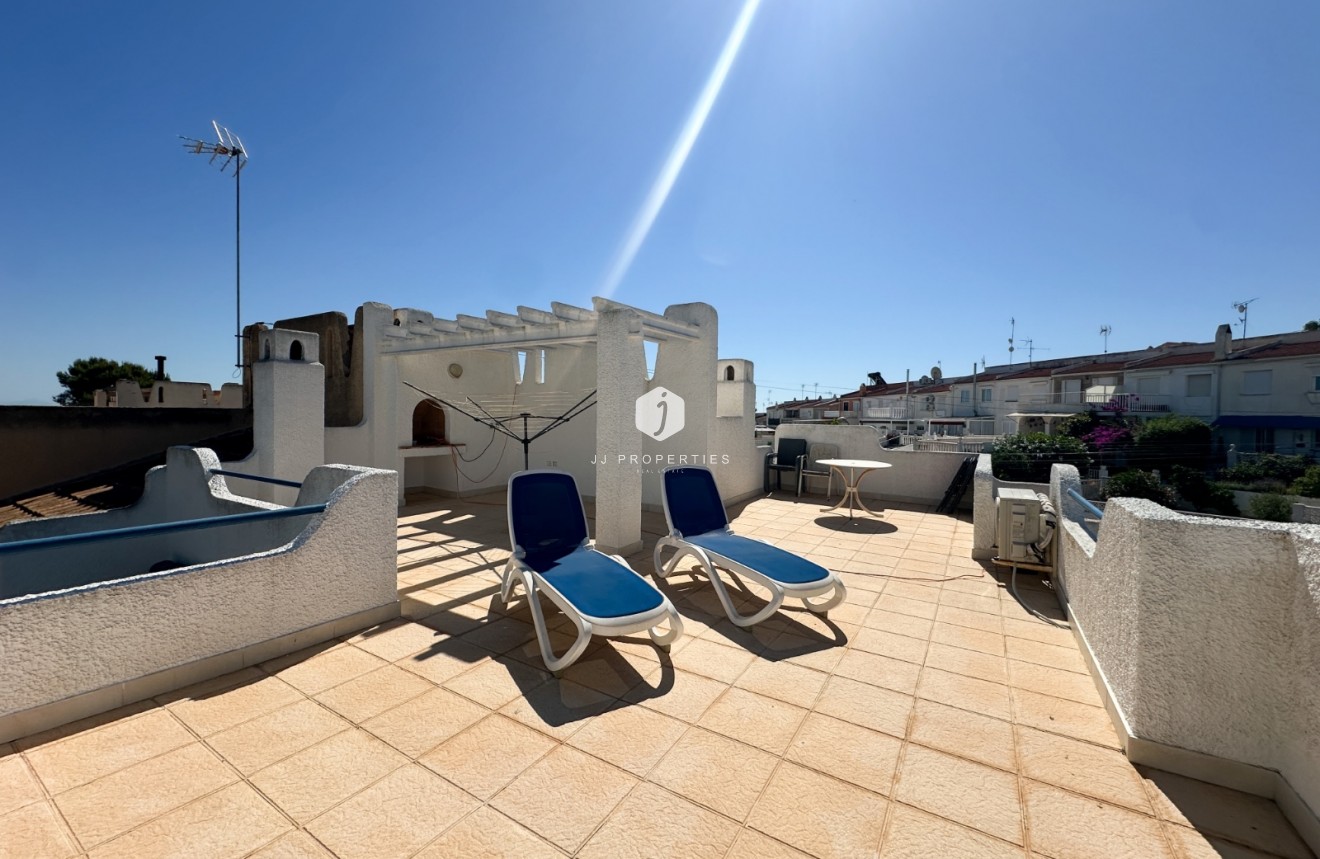 Resale - Chalet -
Torrevieja - Costa Blanca