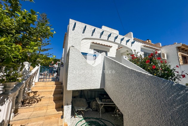 Resale - Chalet -
Torrevieja - Costa Blanca