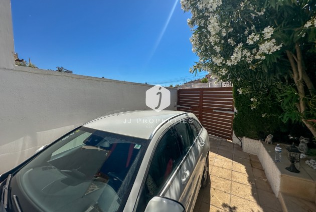 Resale - Chalet -
Torrevieja - Costa Blanca