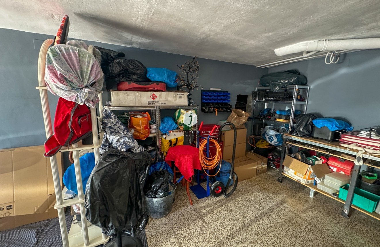 Resale - Chalet -
Torrevieja - Costa Blanca