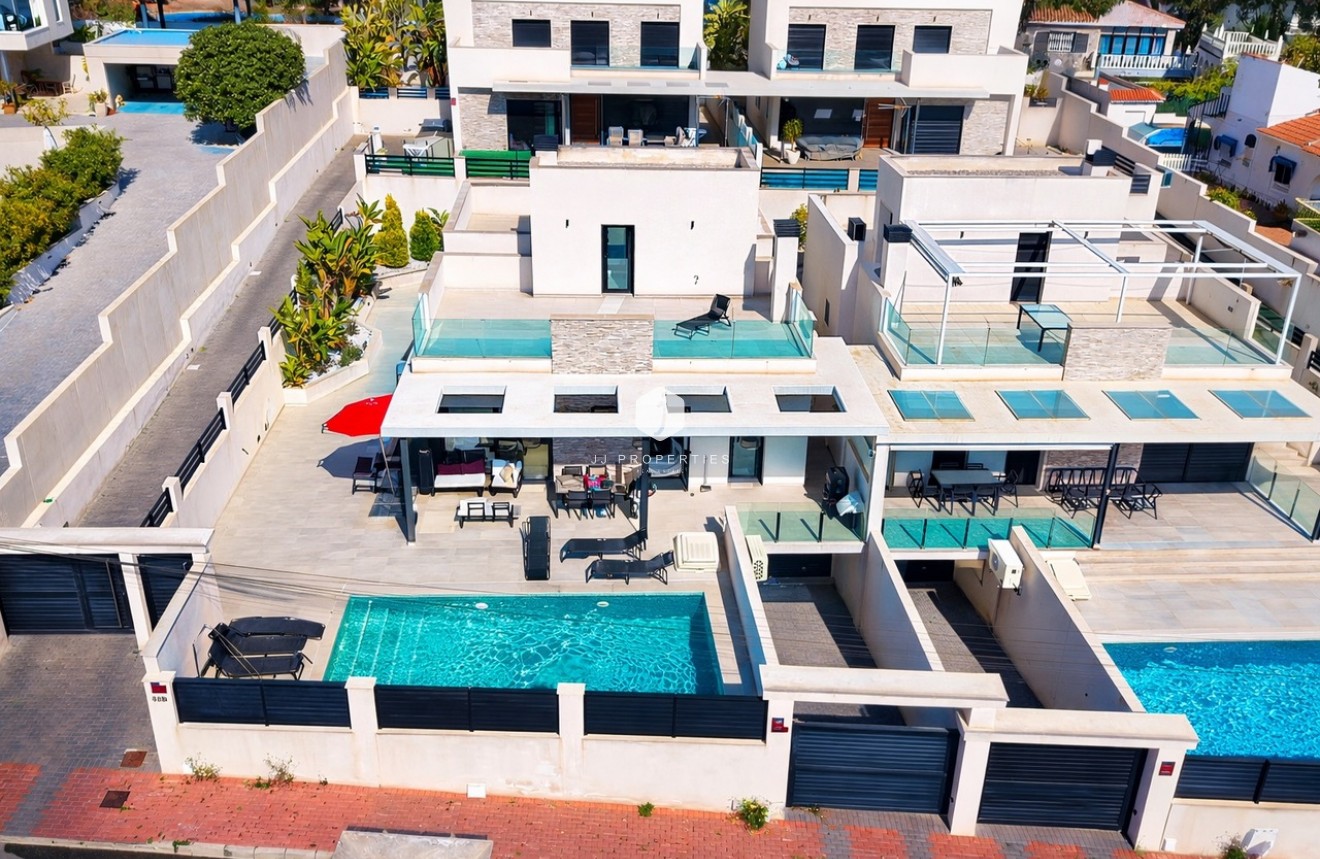 Resale - Villa -
Los Balcones - Costa Blanca