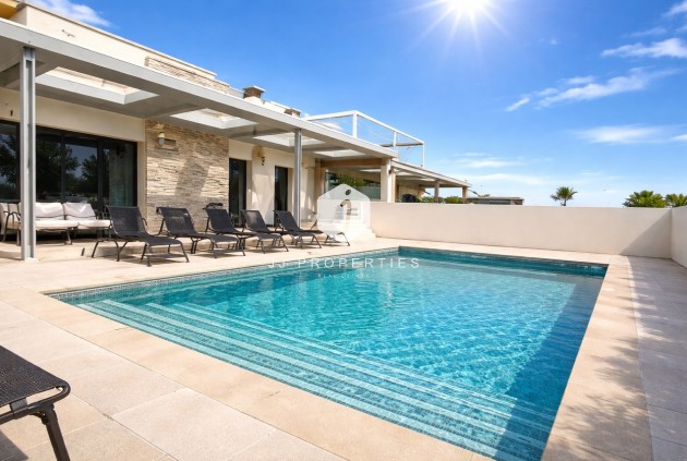 Resale - Villa -
Los Balcones - Costa Blanca