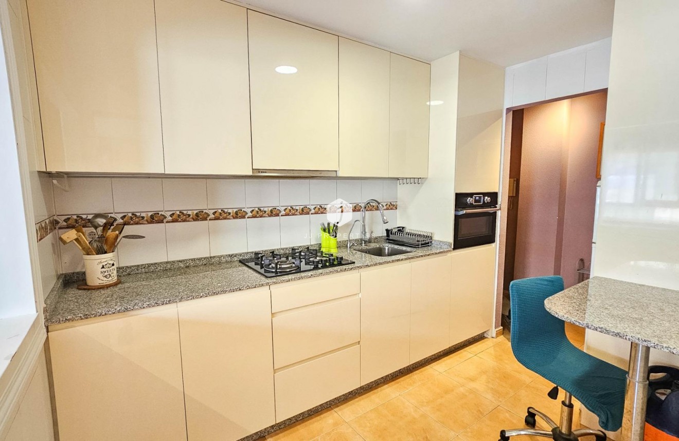 Resale - Apartment / flat -
Torrevieja - PARQUE DE LAS NACIONES