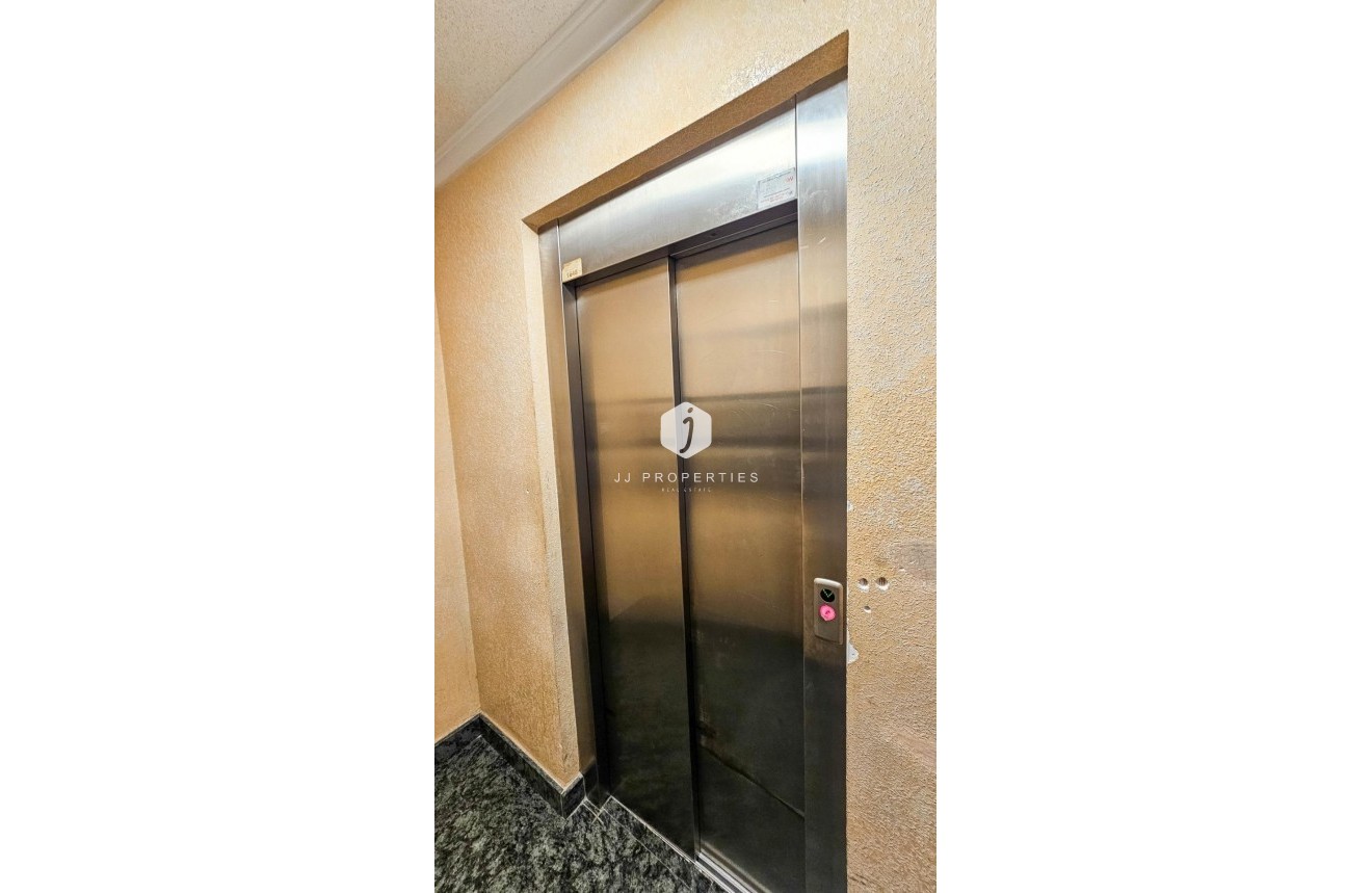 Resale - Apartment / flat -
Torrevieja - PARQUE DE LAS NACIONES