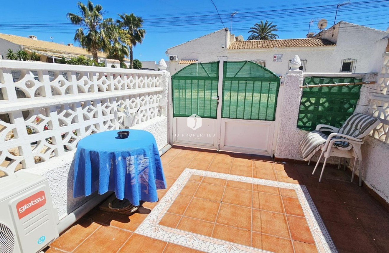 Resale - Bungalow -
Torrevieja - Nueva Torrevieja
