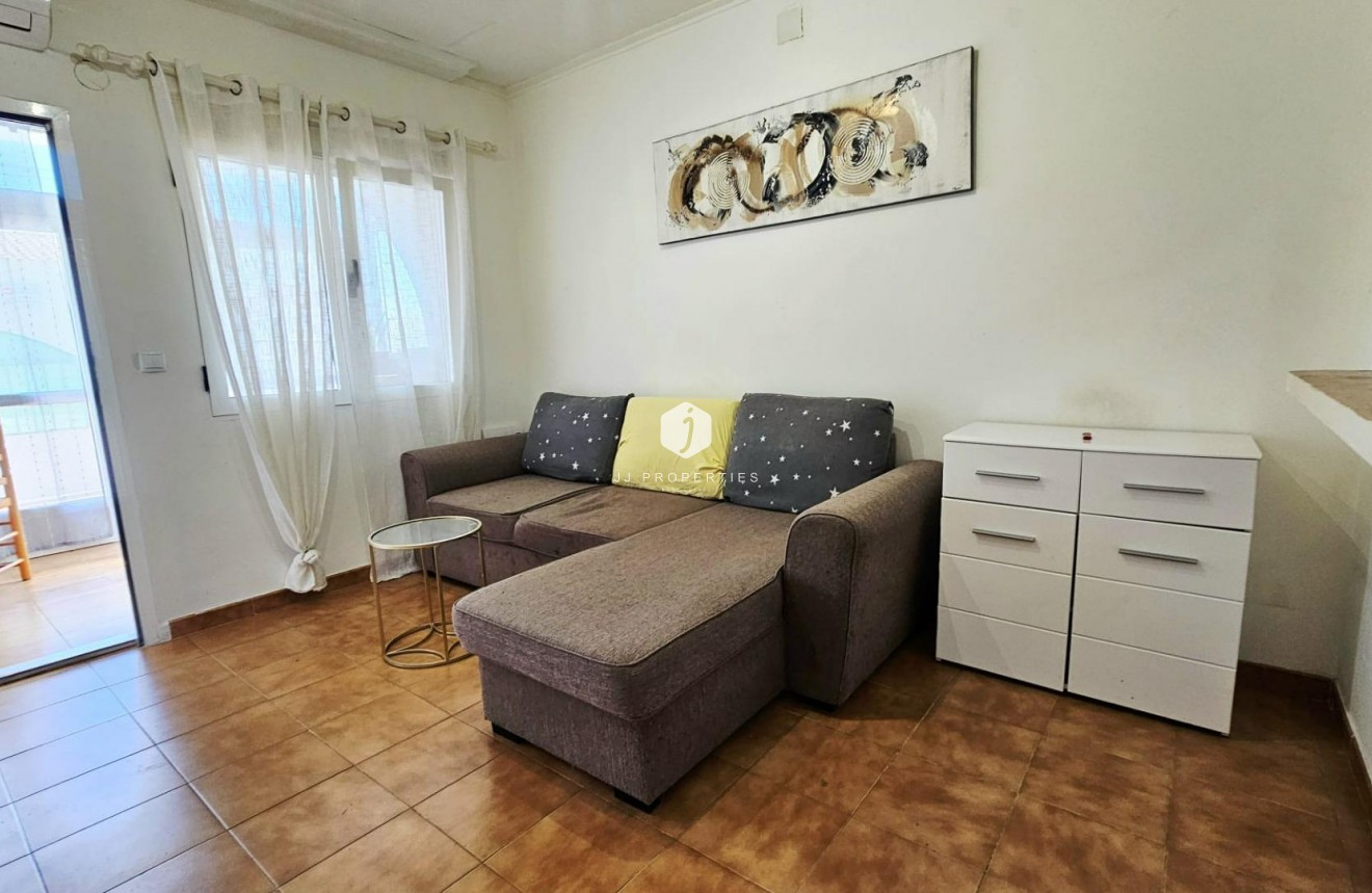 Resale - Bungalow -
Torrevieja - Nueva Torrevieja