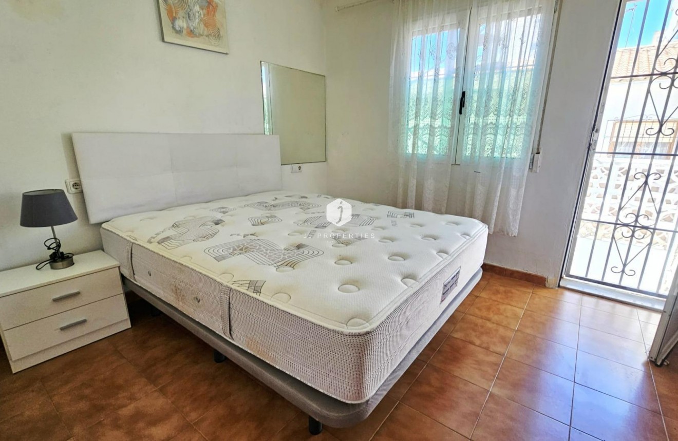 Resale - Bungalow -
Torrevieja - Nueva Torrevieja